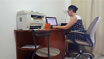 Hd Video Of Mature Secretary And Boss Indulging In Mutual Pleasure