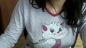 Charming Turkish Cam Girl Performs Solo Show